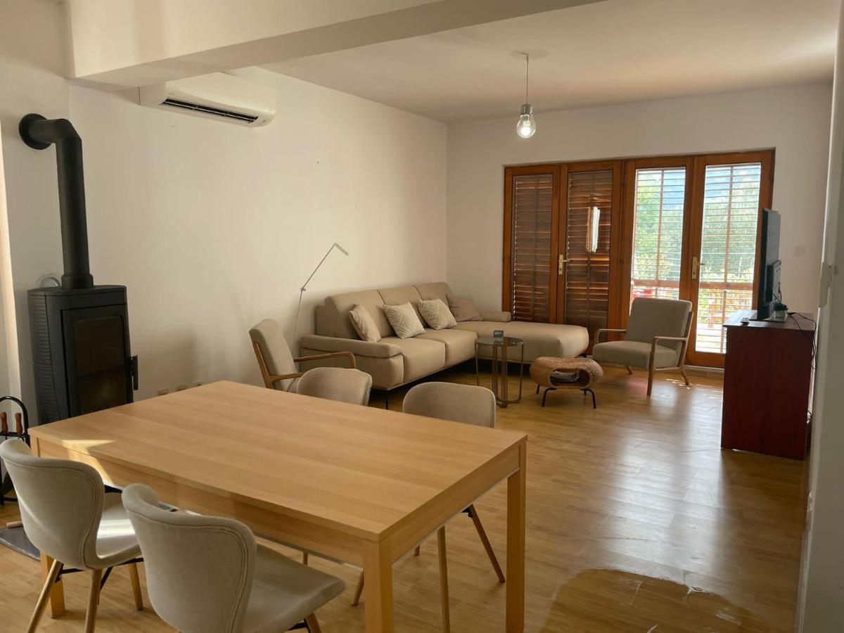 Six Bedroom Holiday Home Matea Ploce  Exteriér fotografie